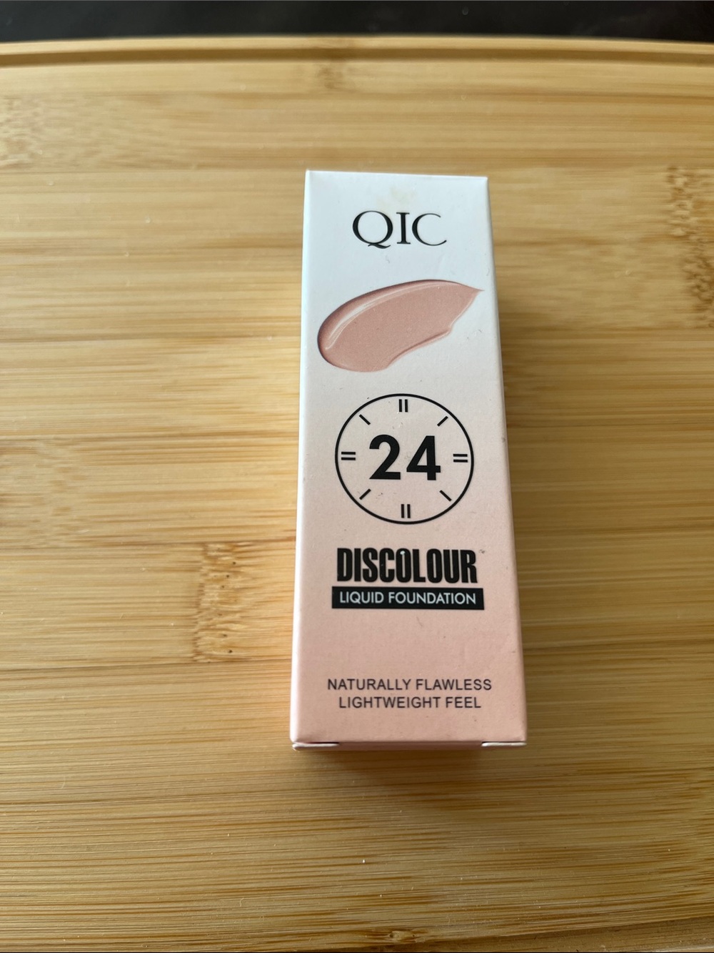 (NWT) QIC Discolour 24H Color-Adapting Liquid Foundation Natural 1 oz